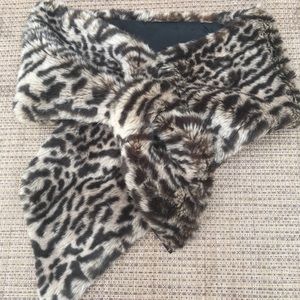 Tiger looking shoulder wrap, 37” long